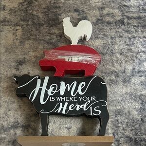 Farmhouse Stackable Animal Wall Decor - Black, Red, White